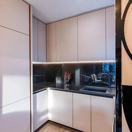 In With View Apartment *