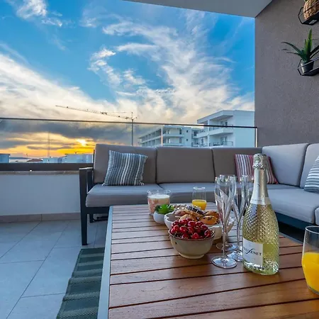 Apartment In With View Makarska